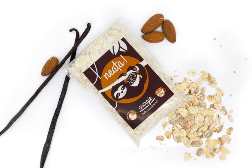 Porridge cu vanilie si migdale - Energie pentru dimineti lenese