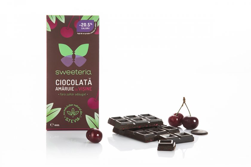 Ciocolata amaruie cu bucati de visine