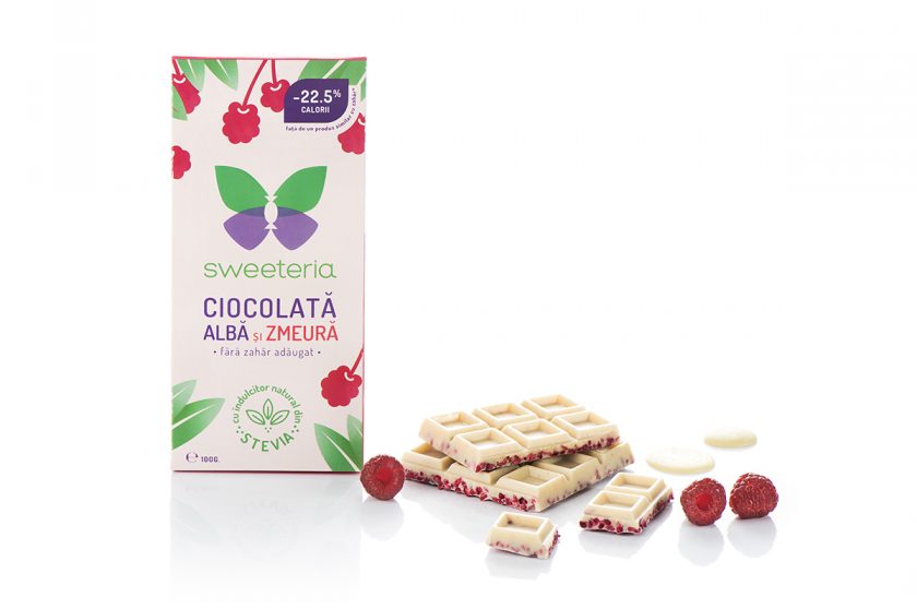 Ciocolata alba cu bucati de zmeura