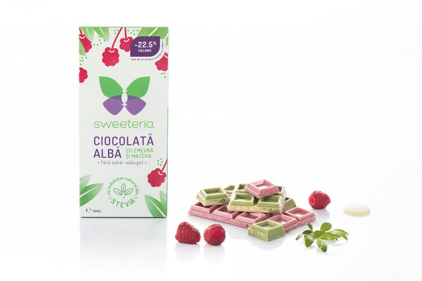 Ciocolata alba cu zmeura si matcha