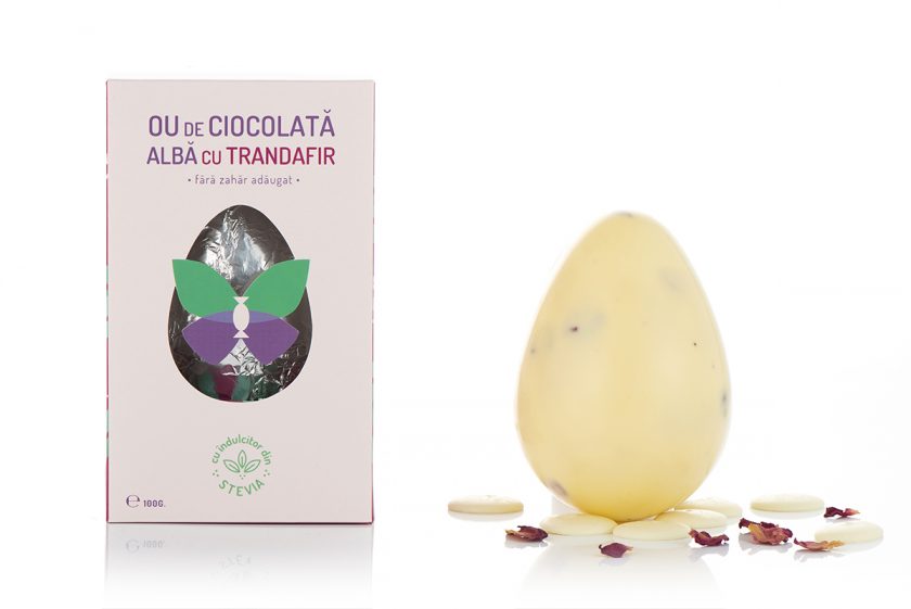 Ou ciocolata alba cu trandafir