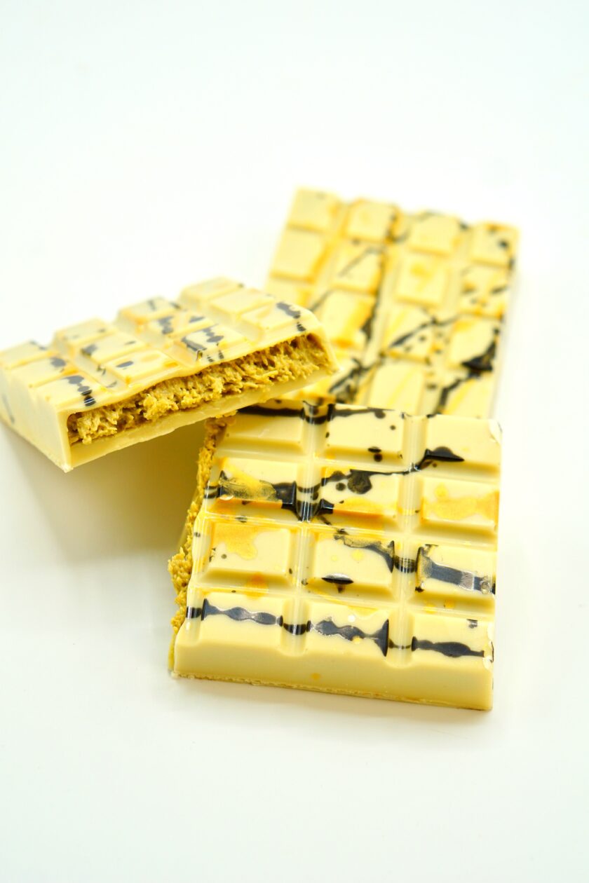 Ciocolata Dubai Kunefe, alba, cu indulcitor natural, 200g